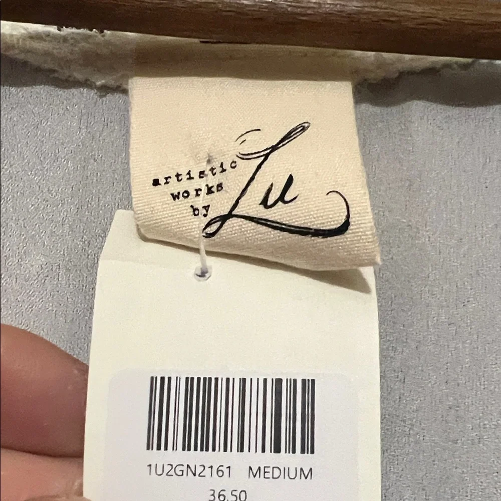 Elegant Cream Lace Kimono Wrap - Picture 5 of 7